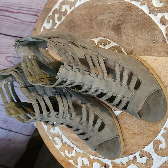 G by Guess Gladiator Stlye Peep-toe Suede Shoes w/Stacked Heel - Taupe - Picture 10 of 12